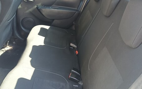 Renault Logan II, 2016 год, 585 000 рублей, 6 фотография