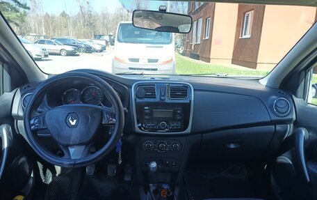 Renault Logan II, 2016 год, 585 000 рублей, 5 фотография