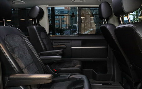 Volkswagen Multivan T6 рестайлинг, 2018 год, 5 200 000 рублей, 8 фотография