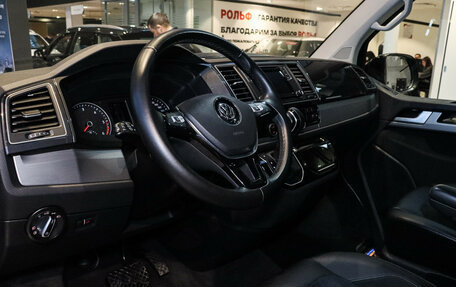 Volkswagen Multivan T6 рестайлинг, 2018 год, 5 200 000 рублей, 14 фотография