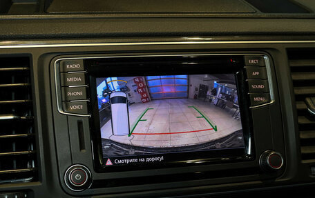 Volkswagen Multivan T6 рестайлинг, 2018 год, 5 200 000 рублей, 18 фотография