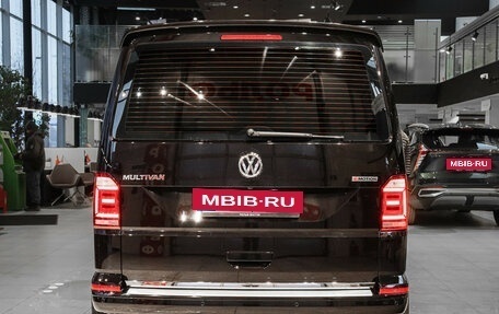 Volkswagen Multivan T6 рестайлинг, 2018 год, 5 200 000 рублей, 5 фотография