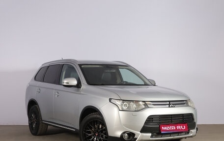 Mitsubishi Outlander III рестайлинг 3, 2014 год, 1 899 000 рублей, 1 фотография