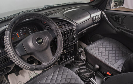 Chevrolet Niva I рестайлинг, 2017 год, 929 000 рублей, 8 фотография