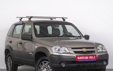 Chevrolet Niva I рестайлинг, 2017 год, 929 000 рублей, 2 фотография