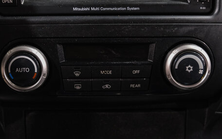 Mitsubishi Pajero IV, 2011 год, 1 669 000 рублей, 12 фотография