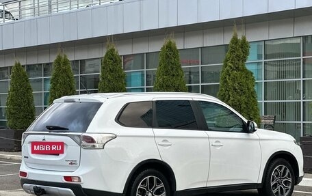 Mitsubishi Outlander III рестайлинг 3, 2015 год, 1 320 000 рублей, 6 фотография