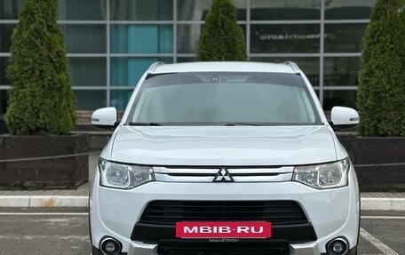 Mitsubishi Outlander III рестайлинг 3, 2015 год, 1 320 000 рублей, 2 фотография