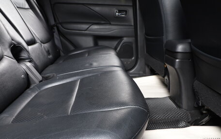 Mitsubishi Outlander III рестайлинг 3, 2014 год, 1 899 000 рублей, 16 фотография