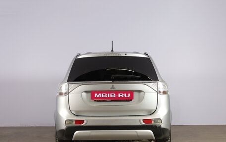 Mitsubishi Outlander III рестайлинг 3, 2014 год, 1 899 000 рублей, 5 фотография