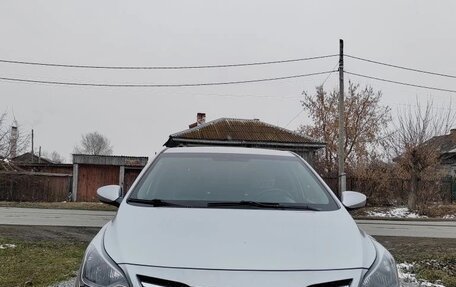 Hyundai Solaris II рестайлинг, 2015 год, 1 150 000 рублей, 1 фотография