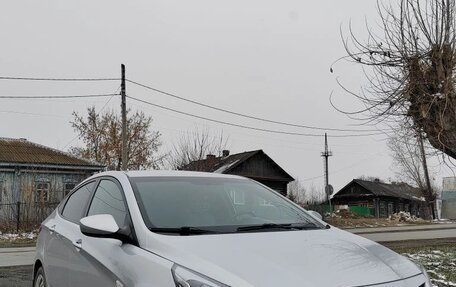 Hyundai Solaris II рестайлинг, 2015 год, 1 150 000 рублей, 2 фотография