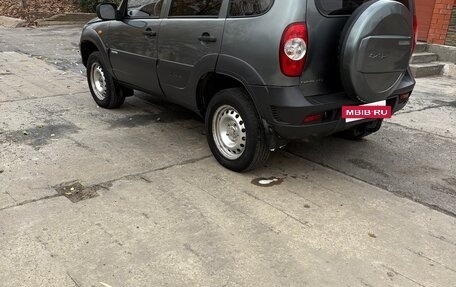 Chevrolet Niva I рестайлинг, 2010 год, 480 000 рублей, 3 фотография