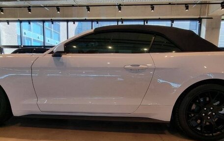 Ford Mustang VI рестайлинг, 2021 год, 5 999 999 рублей, 8 фотография