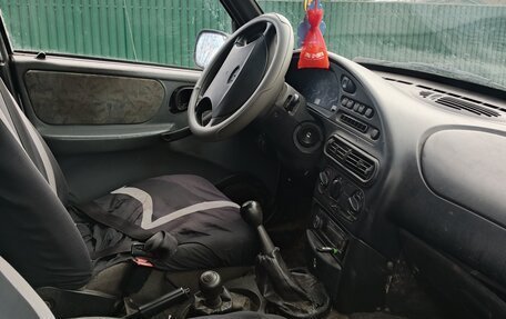 Chevrolet Niva I рестайлинг, 2004 год, 300 000 рублей, 2 фотография