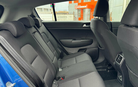 KIA Sportage IV рестайлинг, 2019 год, 2 400 000 рублей, 19 фотография