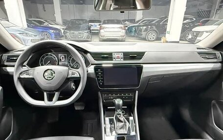 Skoda Superb III рестайлинг, 2022 год, 2 250 000 рублей, 10 фотография