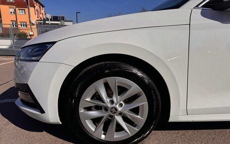 Skoda Octavia IV, 2021 год, 1 750 000 рублей, 9 фотография