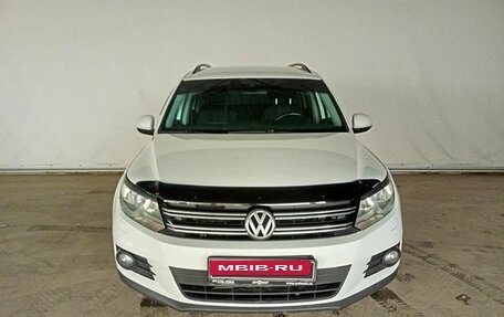 Volkswagen Tiguan I, 2015 год, 1 399 000 рублей, 2 фотография