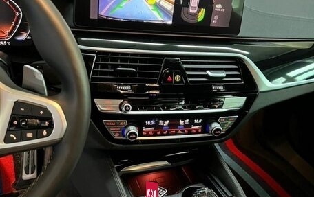 BMW 5 серия, 2023 год, 5 870 000 рублей, 18 фотография