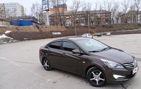 Hyundai Solaris II рестайлинг, 2015 год, 800 000 рублей, 7 фотография