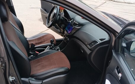 Hyundai Solaris II рестайлинг, 2015 год, 800 000 рублей, 10 фотография