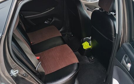 Hyundai Solaris II рестайлинг, 2015 год, 800 000 рублей, 12 фотография