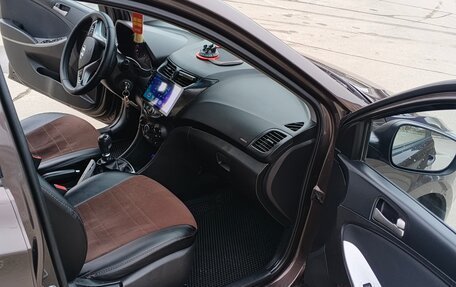 Hyundai Solaris II рестайлинг, 2015 год, 800 000 рублей, 11 фотография