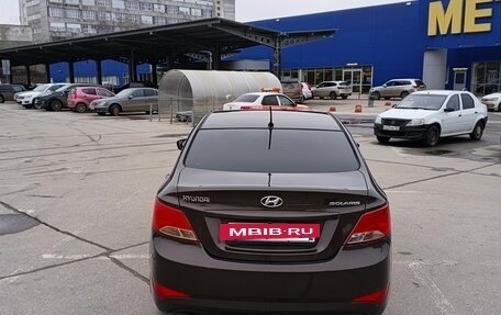 Hyundai Solaris II рестайлинг, 2015 год, 800 000 рублей, 4 фотография