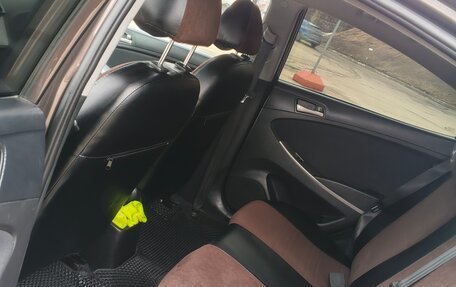 Hyundai Solaris II рестайлинг, 2015 год, 800 000 рублей, 15 фотография