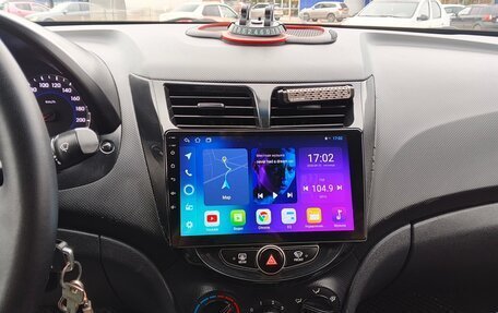 Hyundai Solaris II рестайлинг, 2015 год, 800 000 рублей, 19 фотография