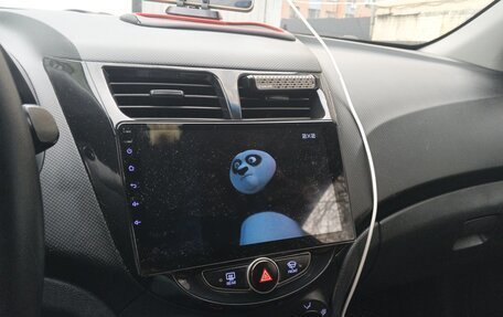 Hyundai Solaris II рестайлинг, 2015 год, 800 000 рублей, 22 фотография