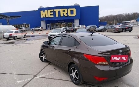 Hyundai Solaris II рестайлинг, 2015 год, 800 000 рублей, 3 фотография