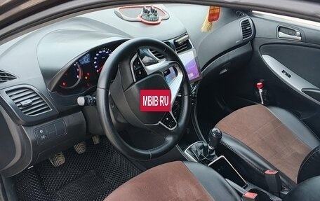 Hyundai Solaris II рестайлинг, 2015 год, 800 000 рублей, 17 фотография