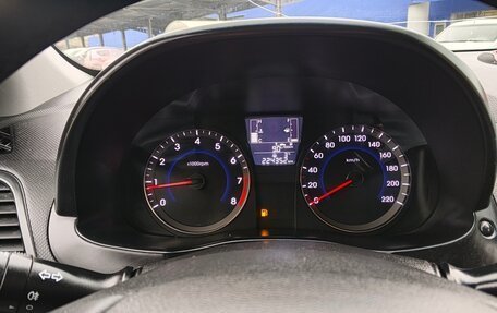 Hyundai Solaris II рестайлинг, 2015 год, 800 000 рублей, 24 фотография