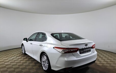 Toyota Camry, 2018 год, 2 700 000 рублей, 7 фотография