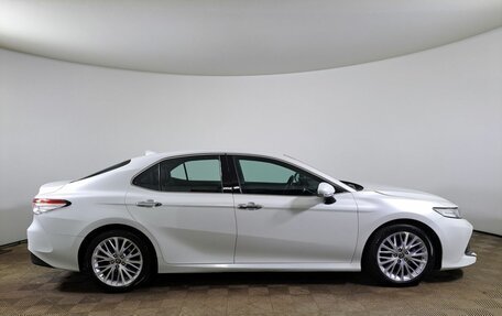 Toyota Camry, 2018 год, 2 700 000 рублей, 4 фотография