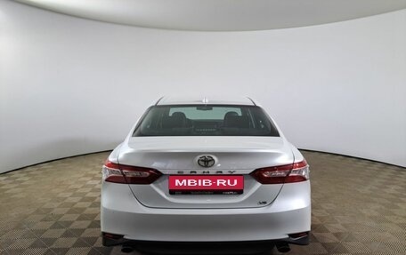 Toyota Camry, 2018 год, 2 700 000 рублей, 6 фотография