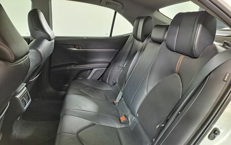 Toyota Camry, 2018 год, 2 700 000 рублей, 12 фотография