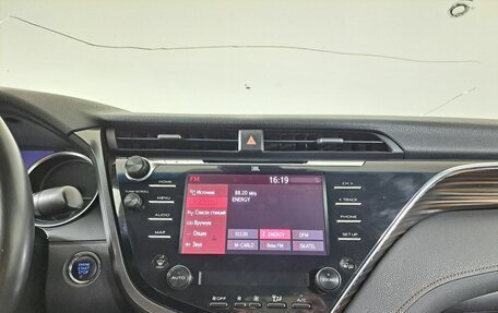 Toyota Camry, 2018 год, 2 700 000 рублей, 15 фотография