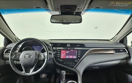 Toyota Camry, 2018 год, 2 700 000 рублей, 14 фотография