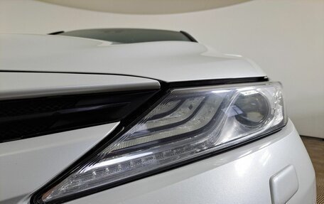 Toyota Camry, 2018 год, 2 700 000 рублей, 17 фотография