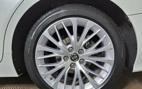 Toyota Camry, 2018 год, 2 700 000 рублей, 18 фотография