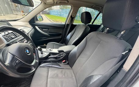 BMW 3 серия, 2011 год, 1 550 000 рублей, 10 фотография