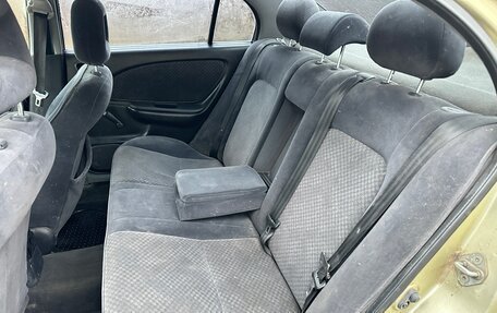 Toyota Avensis III рестайлинг, 2001 год, 185 000 рублей, 7 фотография