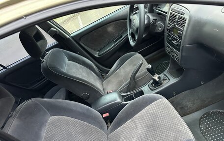 Toyota Avensis III рестайлинг, 2001 год, 185 000 рублей, 9 фотография