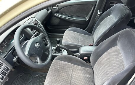 Toyota Avensis III рестайлинг, 2001 год, 185 000 рублей, 4 фотография