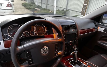 Volkswagen Touareg III, 2006 год, 900 000 рублей, 2 фотография