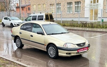 Toyota Avensis III рестайлинг, 2001 год, 185 000 рублей, 13 фотография