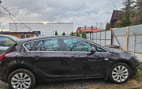 Opel Astra J, 2014 год, 770 000 рублей, 2 фотография